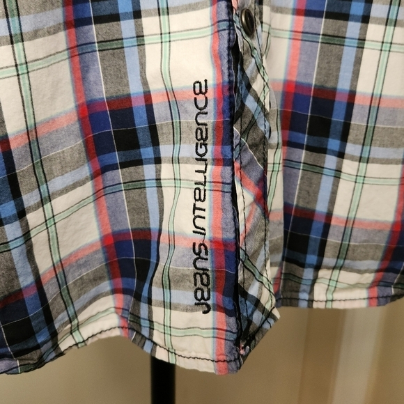 Men's Short Sleeve Plaid Buttoned Shirt - Picture 11 of 13